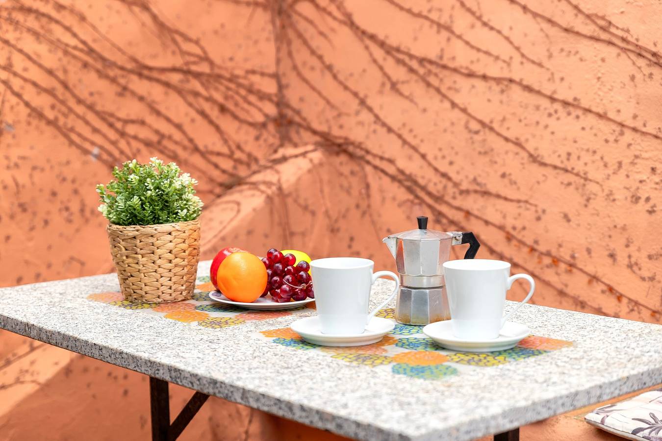 Ganze Wohnung, Ferienwohnung 'Costarossa 110' mit Meerblick, privater Terrasse und eigenem Garten in Canneddi, Trinità d'Agultu e Vignola und Umgebung