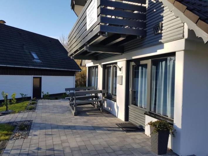 Ferienhaus für 6 Personen, mit Balkon und Terrasse sowie Garten und Pool in Frielendorf