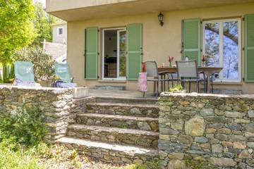 Gîte pour 4 personnes, avec vue sur l’océan ainsi que jardin et terrasse à Barbaggio
