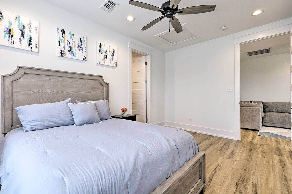 Coastal Waveland House 1/2 Block to Pub Beach in Waveland, Mississippi Gulf Coast