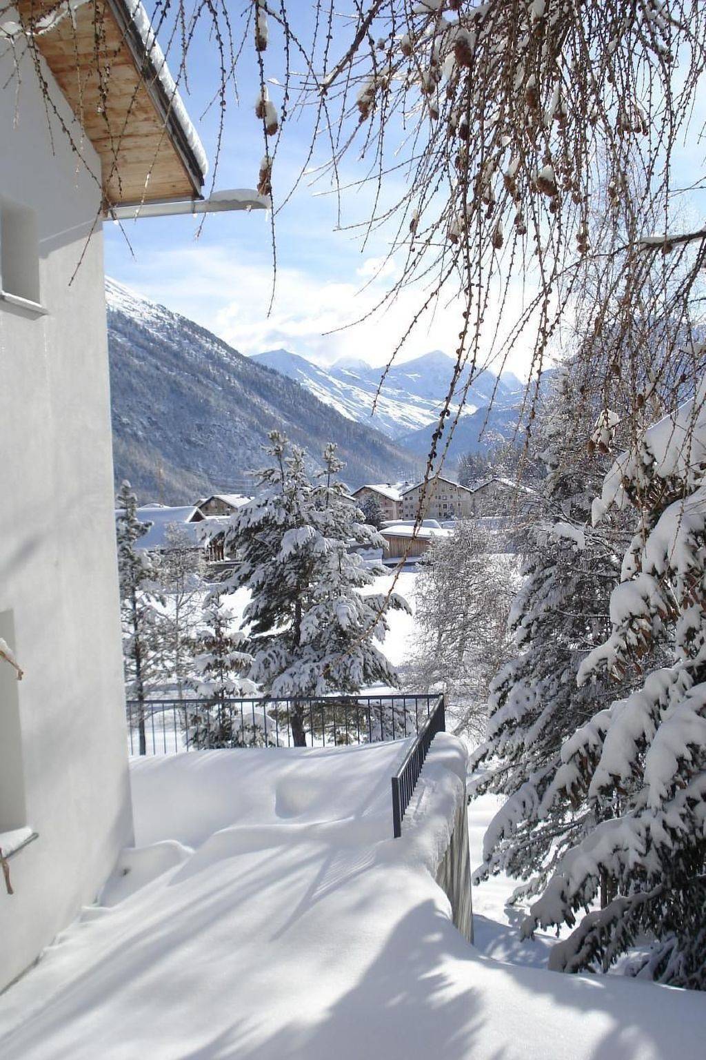 Geheel appartement, Drei 1/2 -Ziwohnung in Bever, Oberengadin