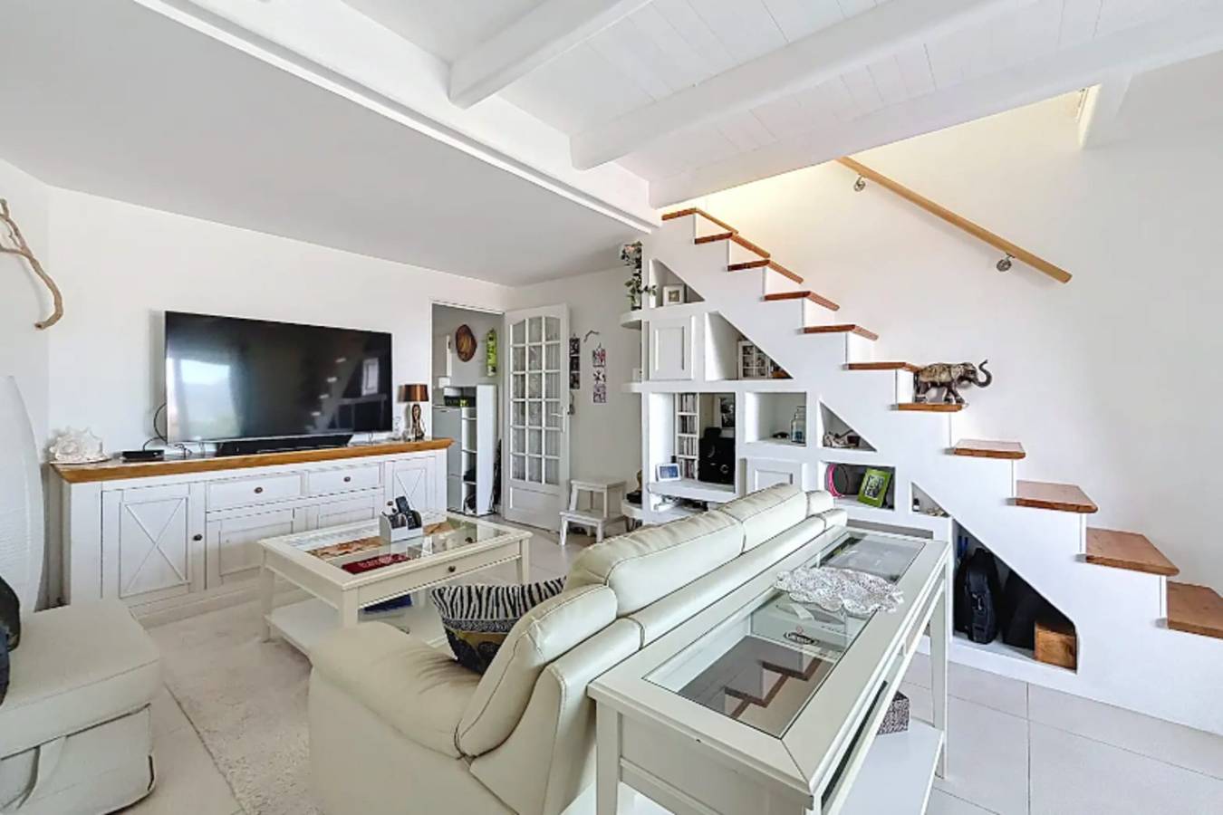 Ganze Wohnung, Ferienwohnung für 4 Personen mit Balkon in Le Dramont, Saint-Raphaël