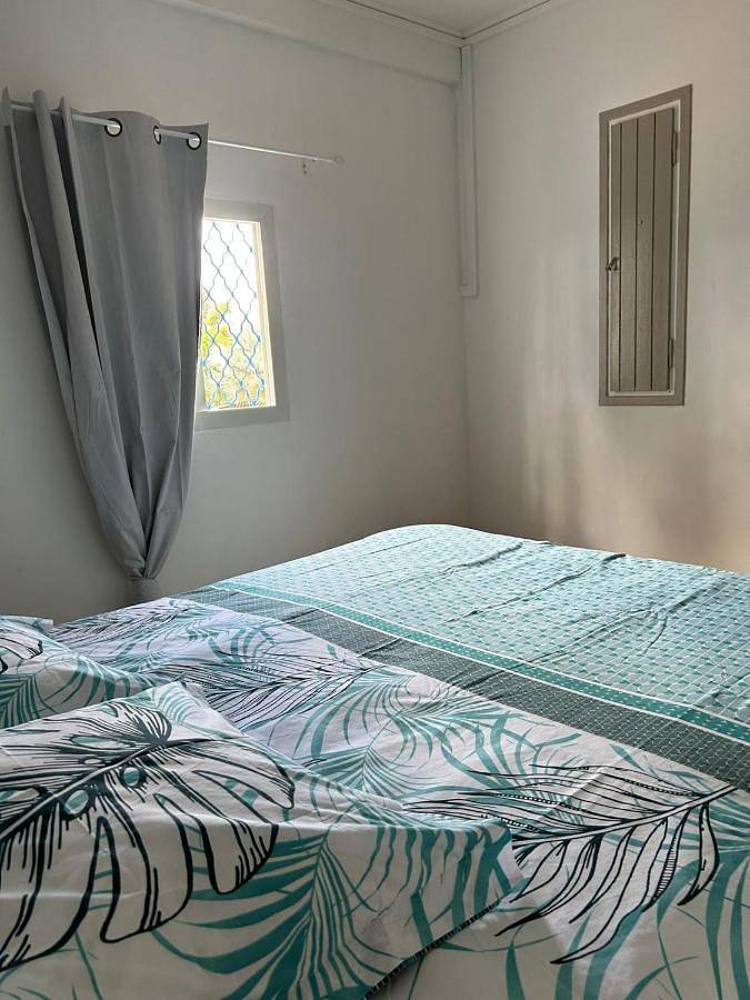 Gîte pour 3 personnes, avec vue et piscine ainsi que terrasse et jardin à Kourou - 2