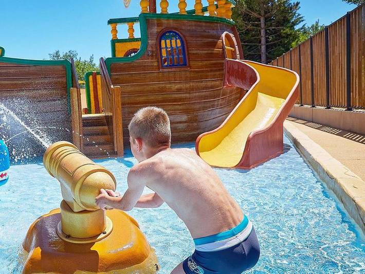 Camping pour 7 personnes, avec bassin pour enfant dans l' Aveyron - 4