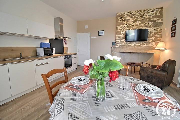 Gîte pour 2 personnes, avec jardin à Lanmodez - 2