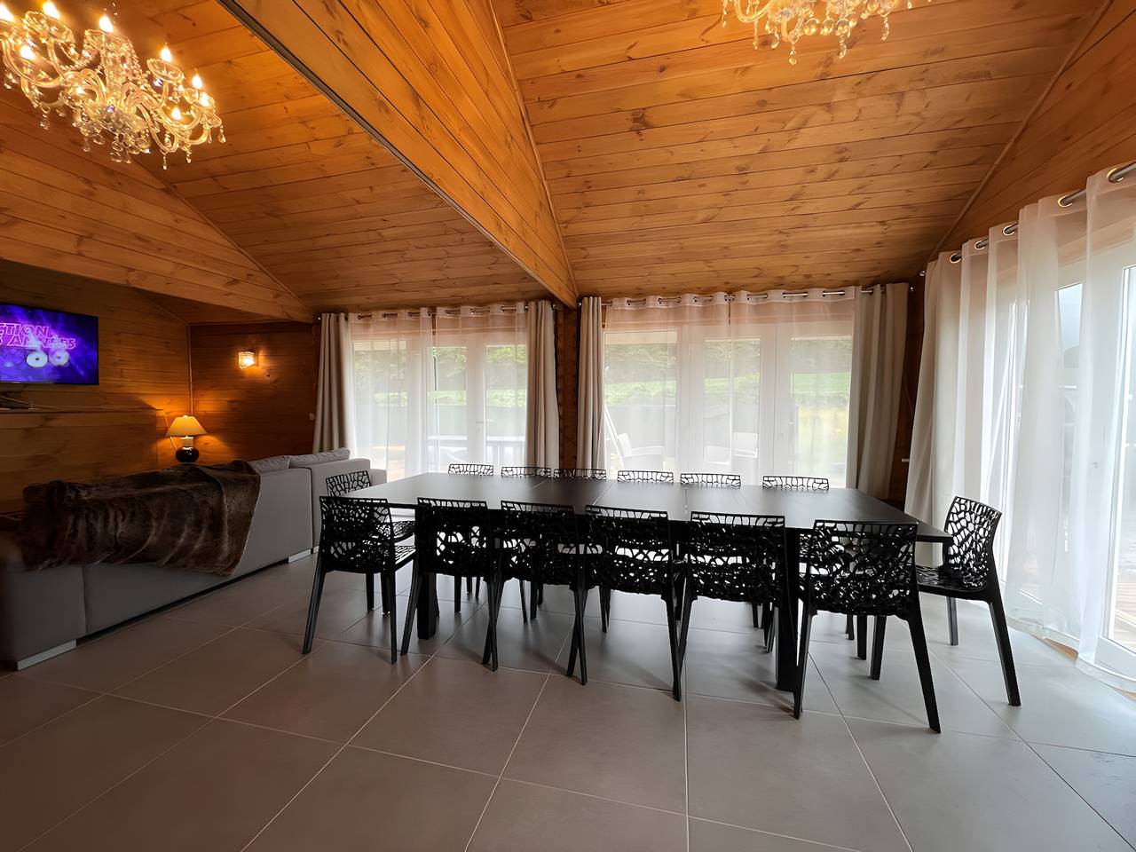 Casa de Vacaciones 'La Cabane À Ingalls' con Piscina Privada, Terraza Privada y Wi-Fi in Aoste (desambiguación), Región de La Tour-du-Pin