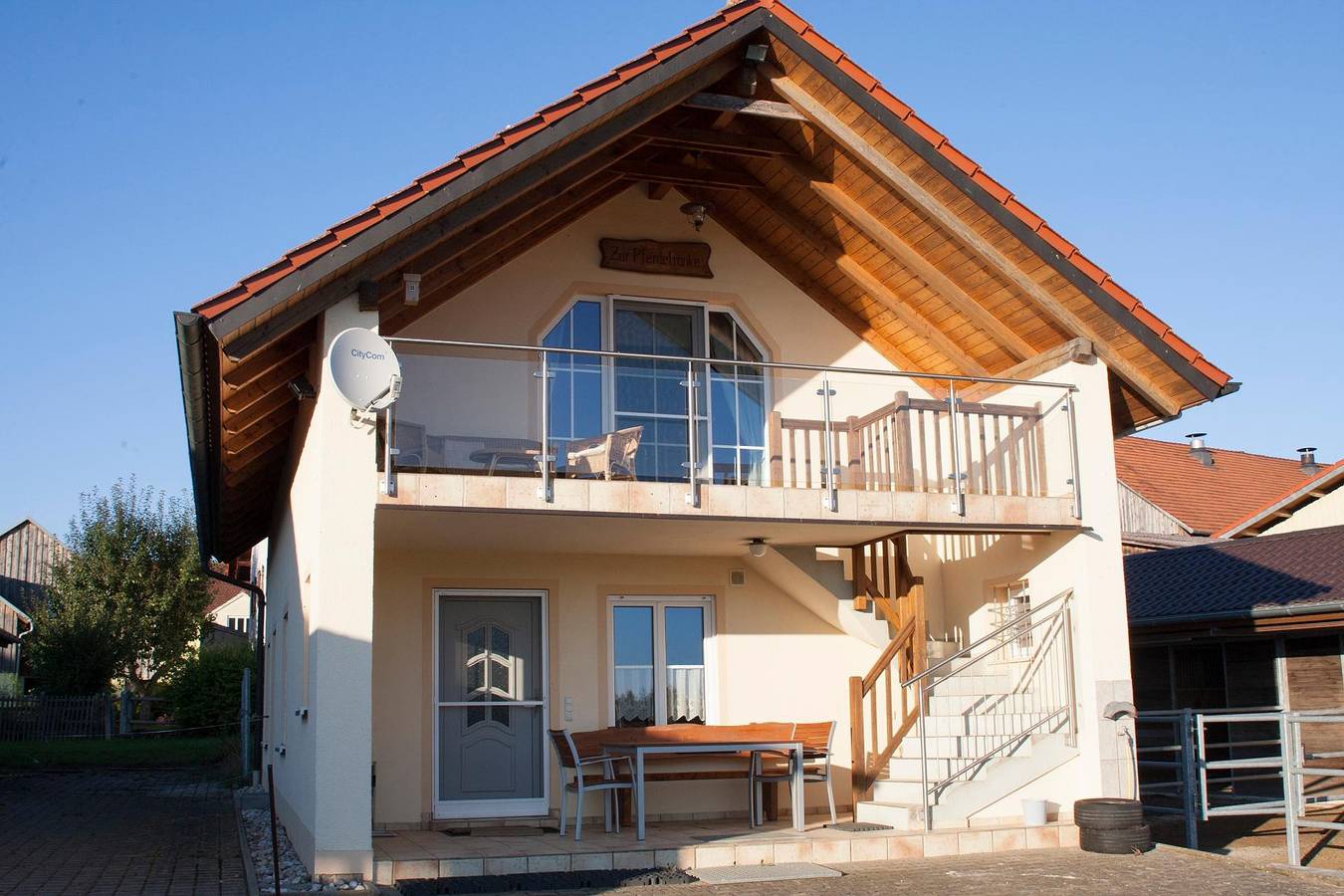 Ferienwohnung Brock - Hof Raimund Götz - Ferienwohnung zur Pferdetränke 1 mit Balkon und himmlischer Aussicht in Breitenbrunn, Ostbayern