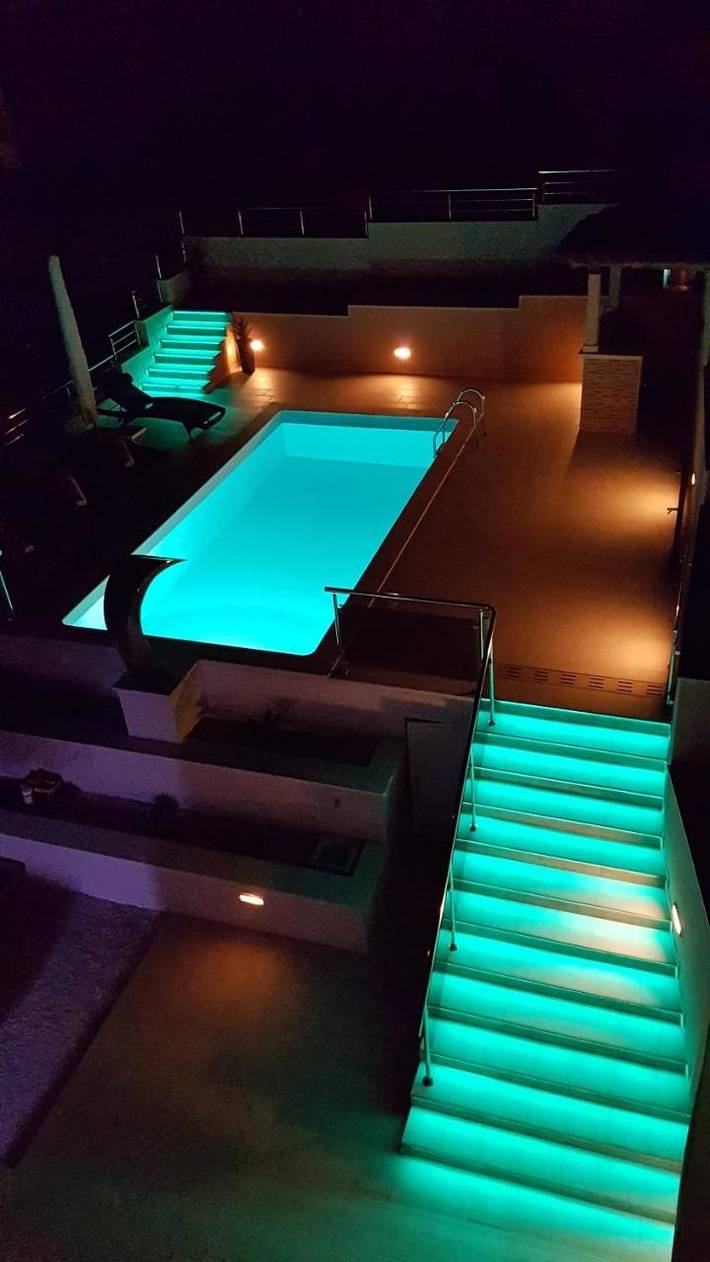 Villa pour 10 personnes, avec piscine ainsi que jardin et vue, animaux acceptés à Sevid - 2