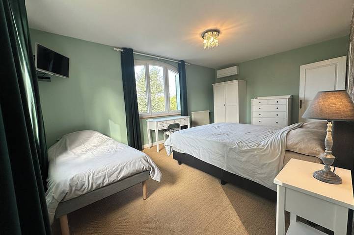 Location de vacances pour 8 personnes, avec jardin ainsi que piscine et terrasse à Paulhiac - 4