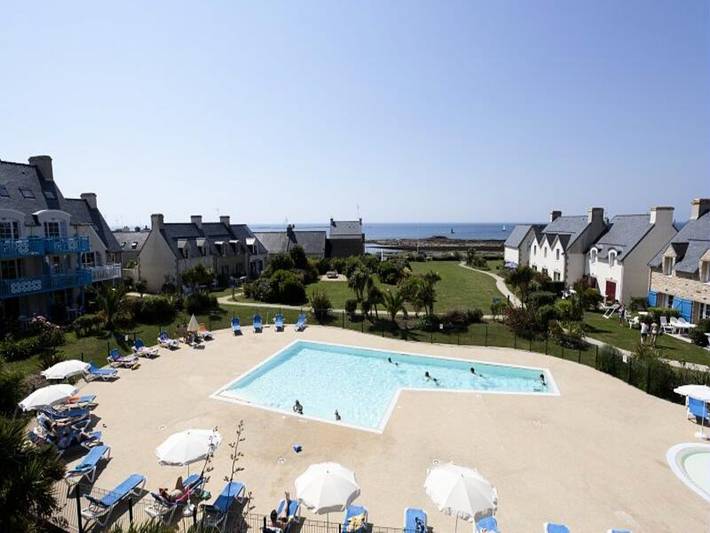 Gîte pour 4 personnes, avec piscine et terrasse, adapté aux familles dans Plage de Grève Blanche (Guilvinec) - 2
