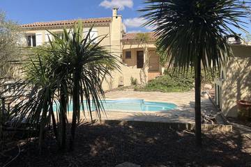 Cottage pour 12 personnes, avec jacuzzi et jardin à Poulx