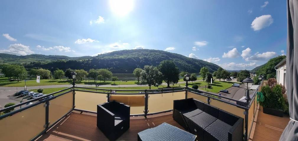 Hotel für 3 Personen, mit Terrasse und Ausblick in Sankt Aldegund - 4
