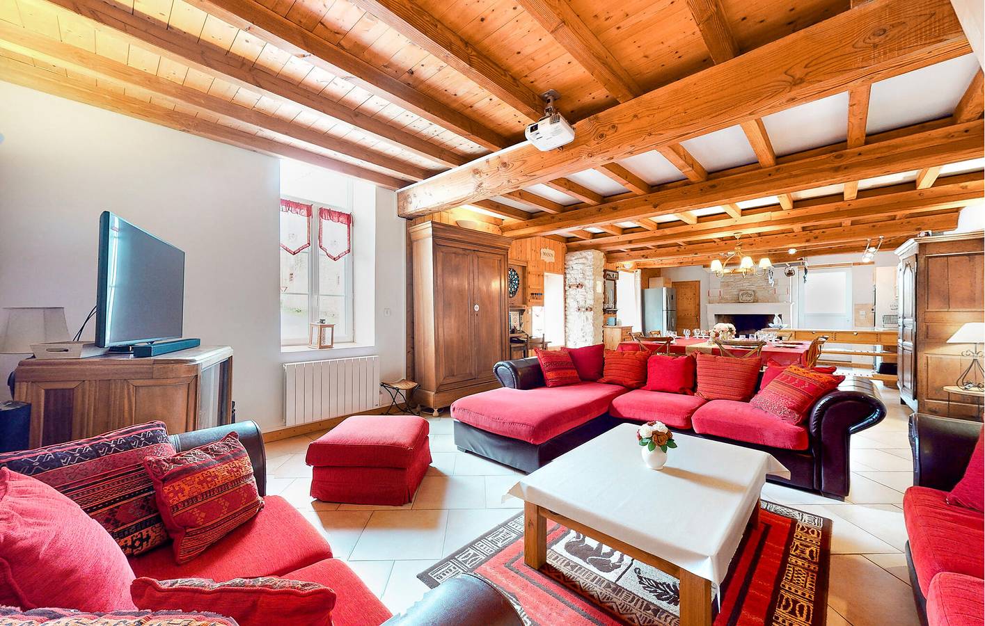 Appartement moderne avec piscine, WiFi et parking à Pertheville-Ners in Fourches, Région de Caen