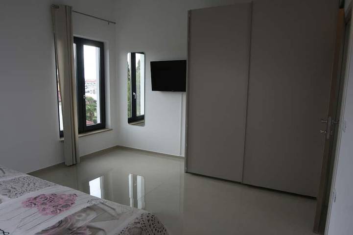 Appartamento intero, Appartamento a 5 stelle in un complesso esclusivo di nuova costruzione direttamente sul mare con piscina in Medulin (città), Medolino