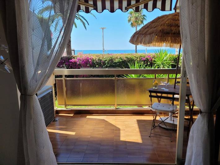 Gîte pour 4 personnes, avec terrasse et vue dans Plage de l'Esplanade-des-Goëlands