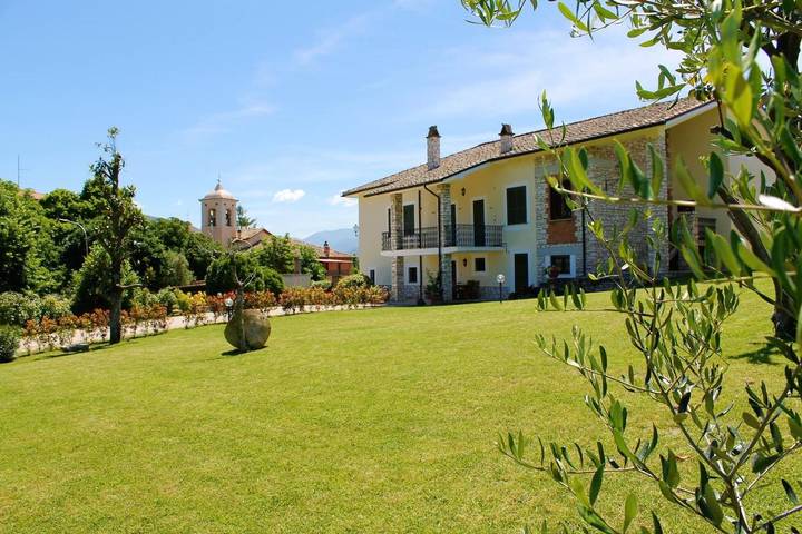 Ferienhaus für 2 Personen, mit Garten und Pool sowie Ausblick in Fara in Sabina - 2