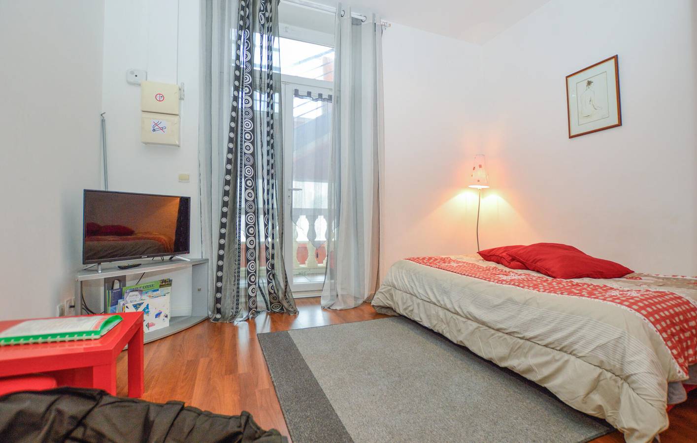 Appartement de vacances entier, Appartement confortable avec terrasse, parking et climatisation, à 2,5 km de la plage in Miomo, Santa-Maria-di-Lota