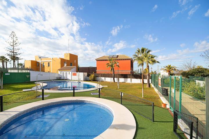 Gîte pour 8 personnes, avec jardin et bassin pour enfant à Sanlúcar de Barrameda - 3