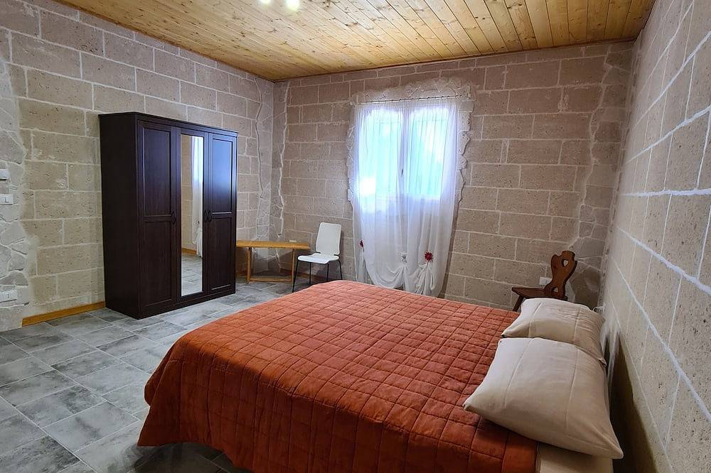 Belle villa près de Torre Ovo, à 800 mètres de la mer. in Torricella, Golfe de Tarente
