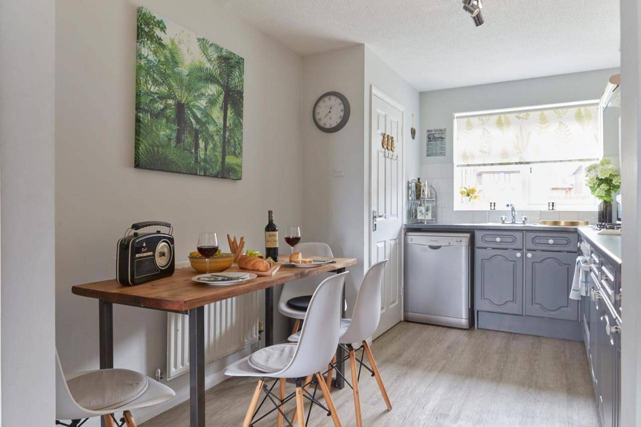 Cinque Ports Snug by Coaste - mins from Sea & Golf Course in Deal, Kent