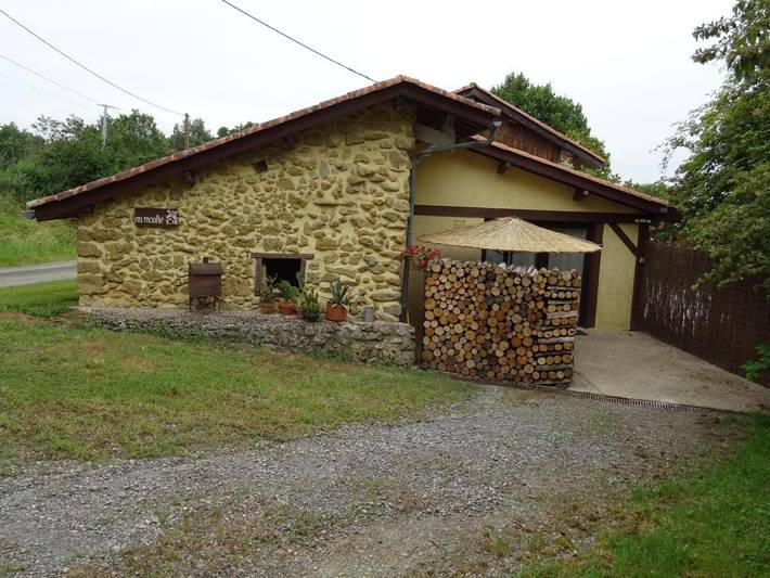 Location de vacances pour 2 personnes, avec jardin ainsi que vue et piscine à Blousson-Sérian - 4
