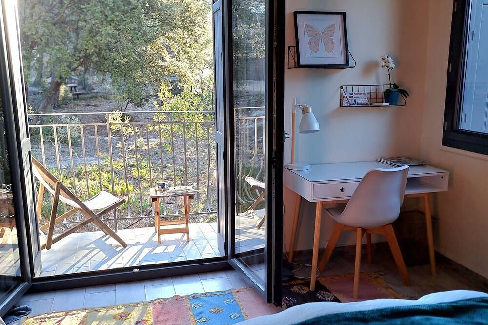 Villa between Aix-en-Provence and Marseille, in a green setting in Bouc-Bel-Air, Aix-en-Provence region