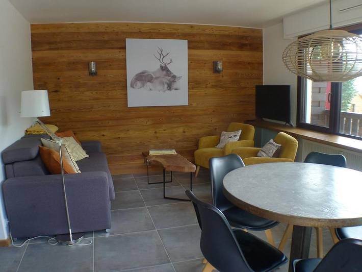 Gîte pour 4 personnes, avec terrasse dans Office De Tourisme De Samoens - 2