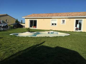 Cottage pour 6 personnes, avec jardin et piscine à Saint-Laurent-Médoc