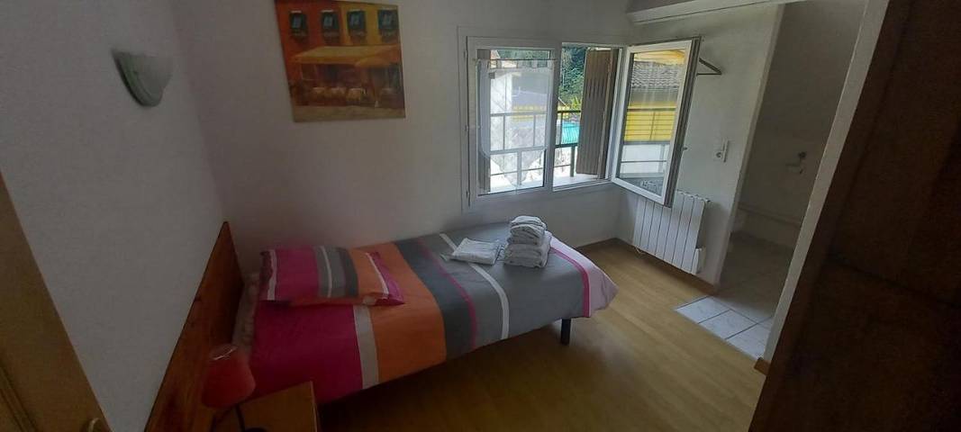 Gîte pour 5 personnes, avec vue et terrasse dans Capvern les Bains - 2
