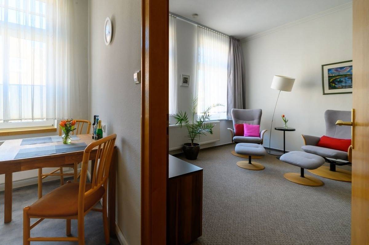 Ganze Ferienwohnung, Stadthaus Husum Wohnung 2 in Husum Hafen, Husum