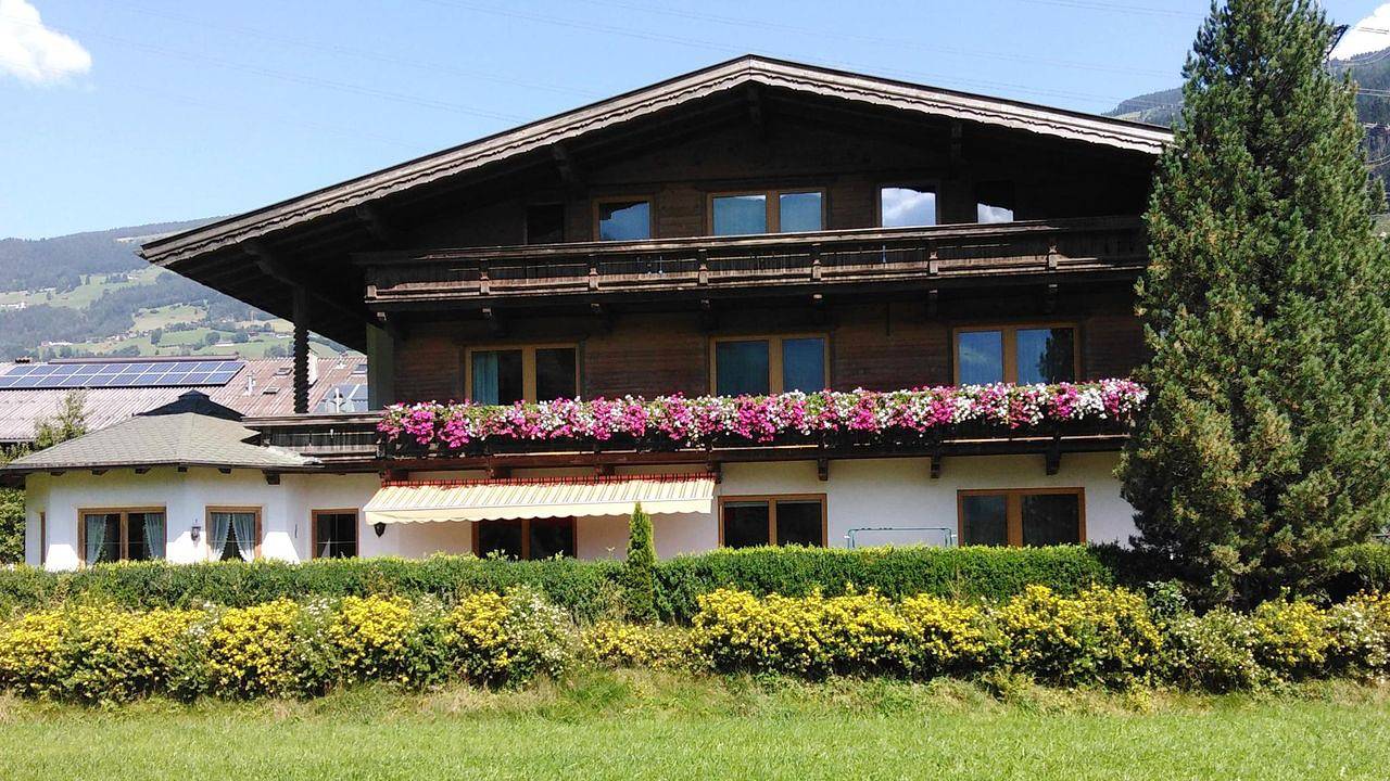 Entire holiday apartment, Ferienwohnung für 6 Personen (100 m²) in Aschau im Zillertal in Aschau im Zillertal, Tirolean lowland region