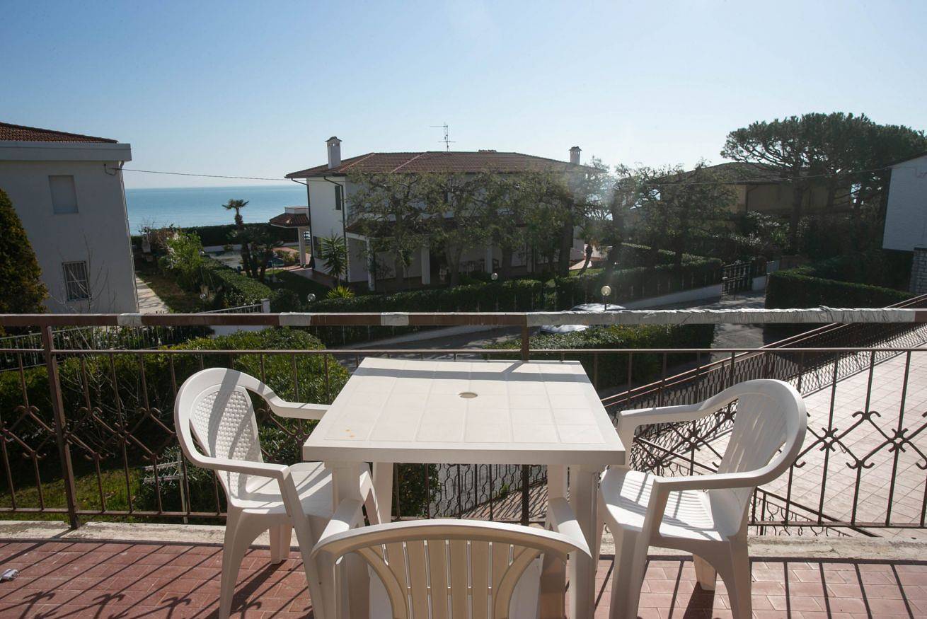 Appartamento intero, M087 - Marcelli, trilocale con terrazzo al residence Mareverde in Marcelli, Riviera del Conero