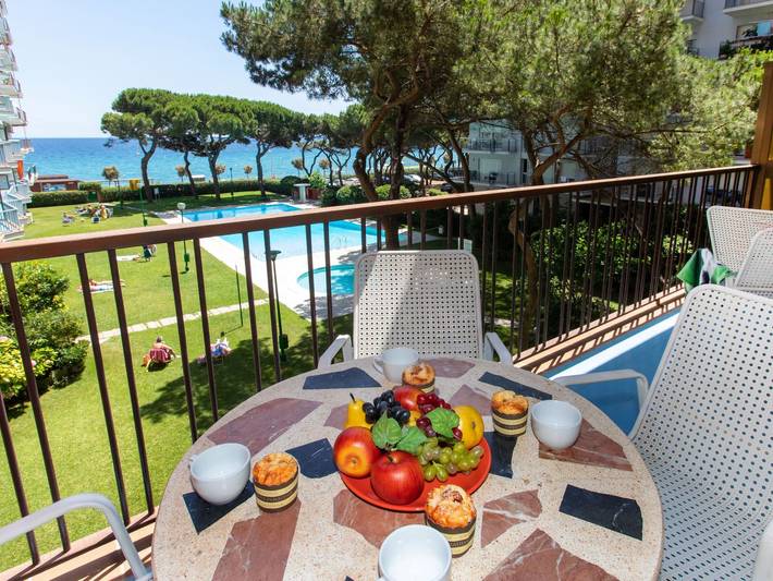 Ferienwohnung für 6 Personen, mit Balkon und Kinderpool sowie Garten - 1