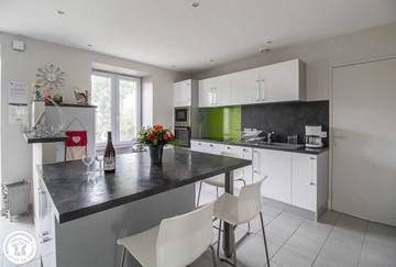 Gîte pour 4 personnes, avec jardin à Olby