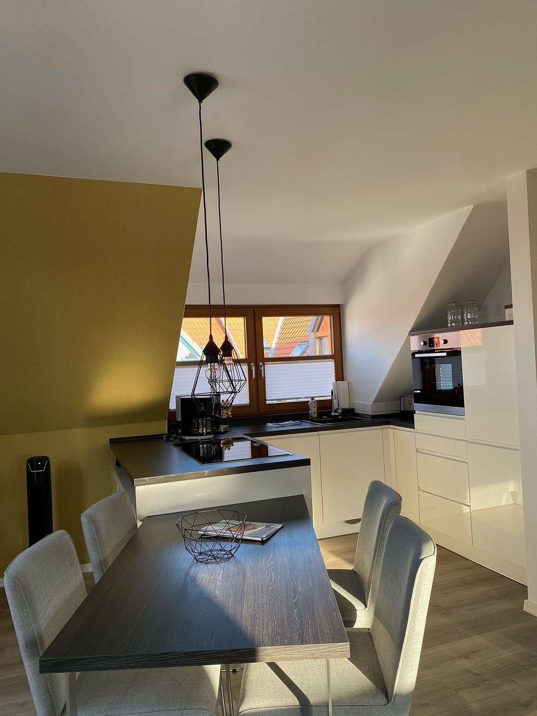 Ganze Wohnung, Apartment mit Balkon und Tiefgarage im Herzen von Blankenburg in Blankenburg, Harzvorland