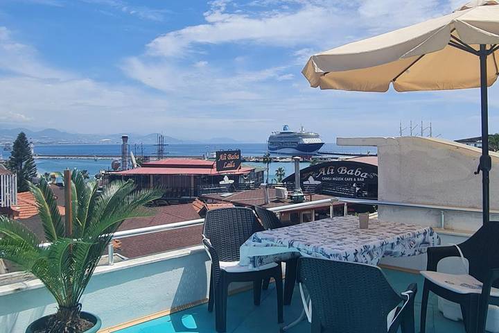 Apartamento de vacaciones para 5 personas, con jardín además de balcón y vistas al mar, Familias con niños - 1