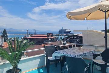 Gîte pour 5 personnes, avec vue sur l’océan ainsi que jardin et balcon, adapté aux familles à Alanya