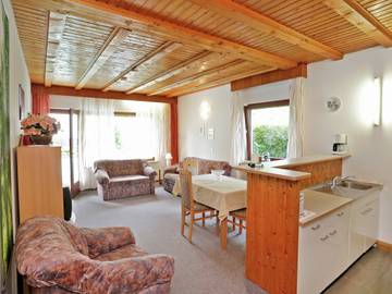 Vacation Rental for 4 Guests in Bad Wildungen, Waldecker Land, Picture 2