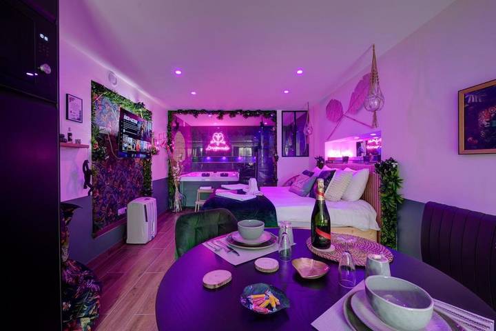 Gîte pour 2 personnes, avec Jacuzzi et Terrasse à Fondettes