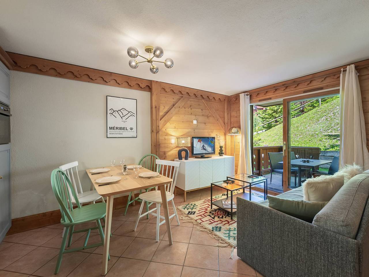 Ganze Wohnung, Ski-in/Ski-out Apartment with Pool Access and Spa in Méribel Village in Meribel Village, Courchevel