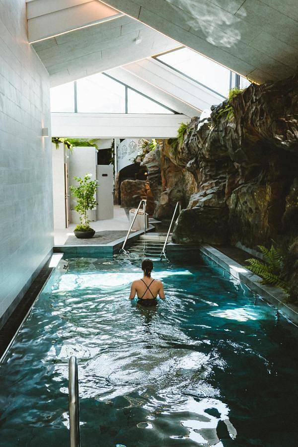 Location de vacances pour 2 personnes, avec jardin et sauna ainsi que vue et piscine dans Grands Thermes - 3