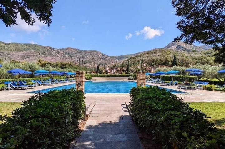 Location de vacances pour 5 personnes, avec sauna ainsi que terrasse et piscine à Bagnaia