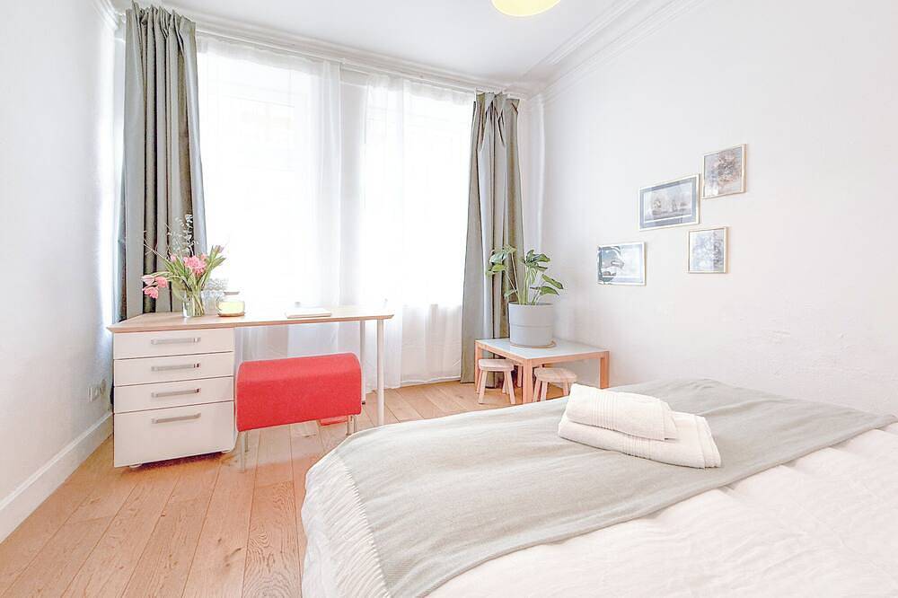 Ganze Wohnung, Stilvolle Altbauwohnung in Hamburg Ottensen – charmant & zentral für 2-5 Gäste in Ottensen Hamburg, Hamburg