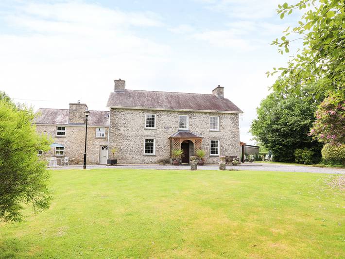 Dolau Farmhouse in Ceredigion