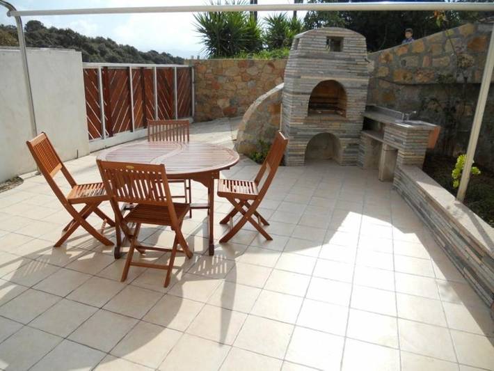 Location de vacances pour 3 personnes, avec terrasse ainsi que vue et jardin à Coggia - 2