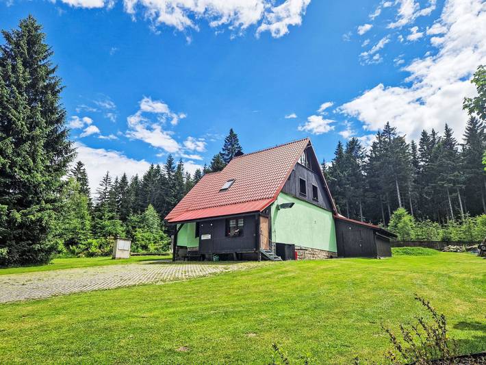 Ferienhaus für 14 Personen, mit Terrasse und Garten sowie Sauna
