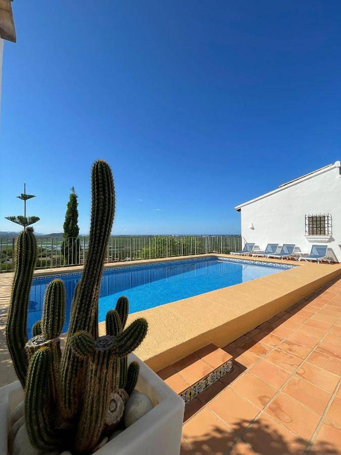 Casa rural para 9 personas, con Balcón y Terraza además de Jardín y Piscina en Pego - 2