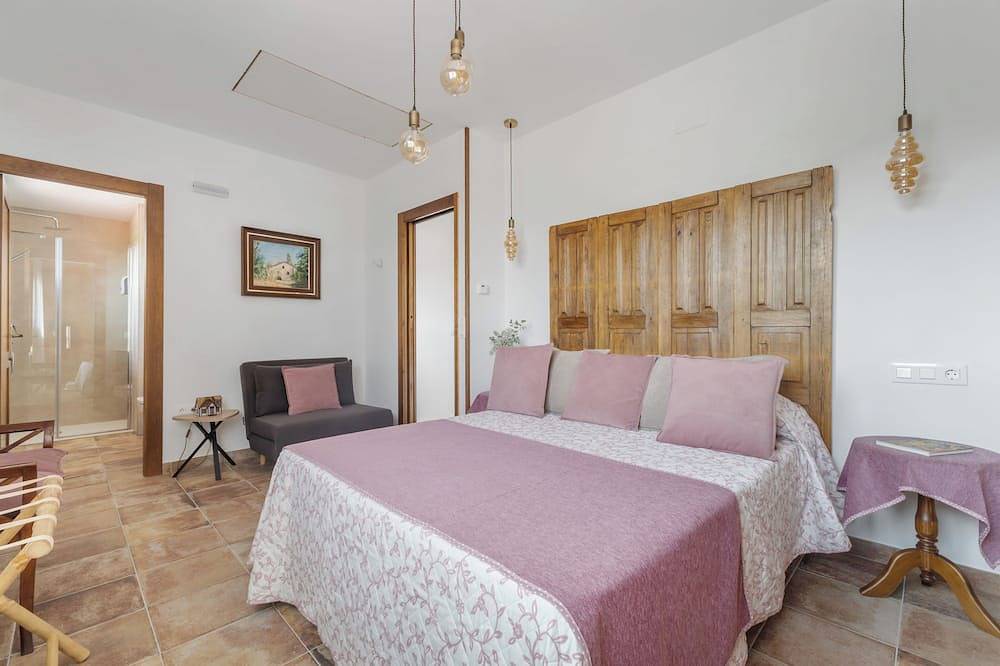 Nueva Casa Rural Los Hebrero in Torrecaballeros, Provincia de Segovia