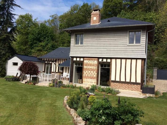 Gîte pour 5 personnes, avec Terrasse et Jardin ainsi que Sauna et Vue