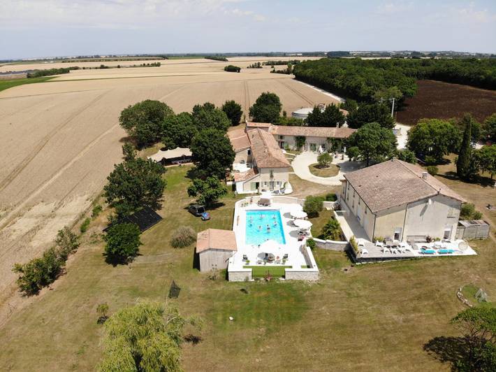 Gîte pour 36 personnes, avec piscine et jardin en Charente-Maritime - 4